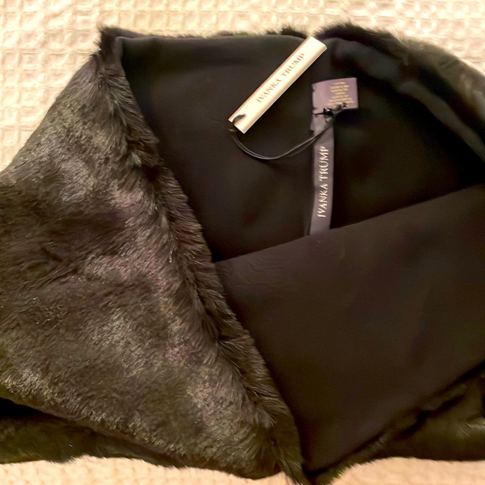 NWT Ivanka Trump Muffler/Infinity Scarf